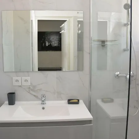 Le Miramar Apartment
